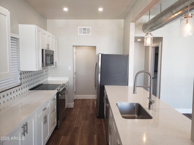 Photo - 301 W Medlock Dr Unit A!