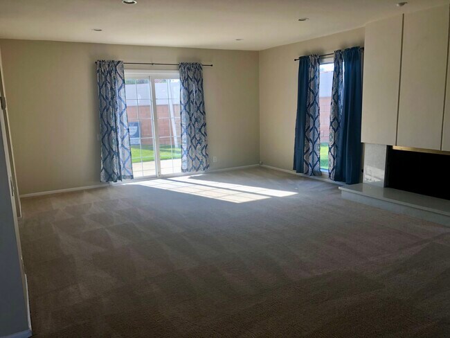 Photo - 10661 Coraline Pl