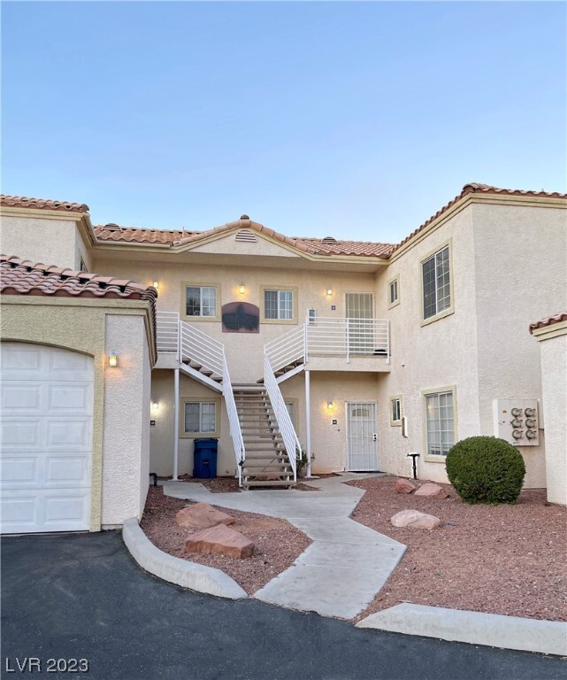 Photo - 1900 N Torrey Pines Dr Condo Unit 121