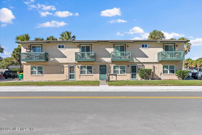 Building Photo - 902 2nd St S