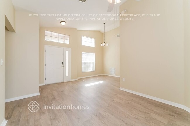 Photo - 106 Quiet Oak Ct