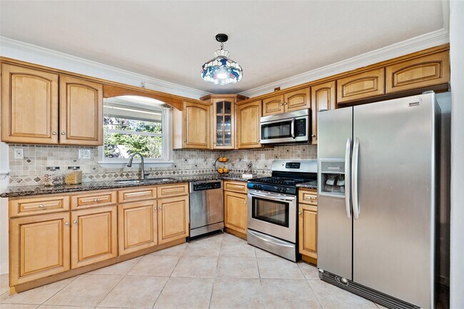 9214 Bronco Dr