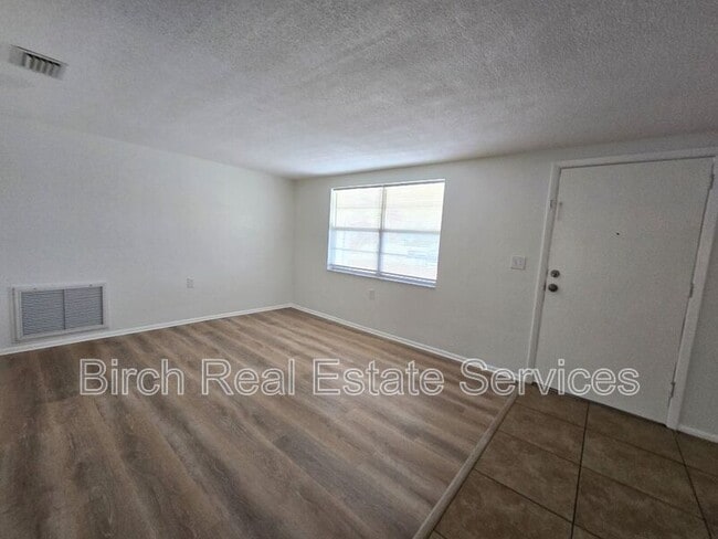 Photo - 1625 Colmar Dr