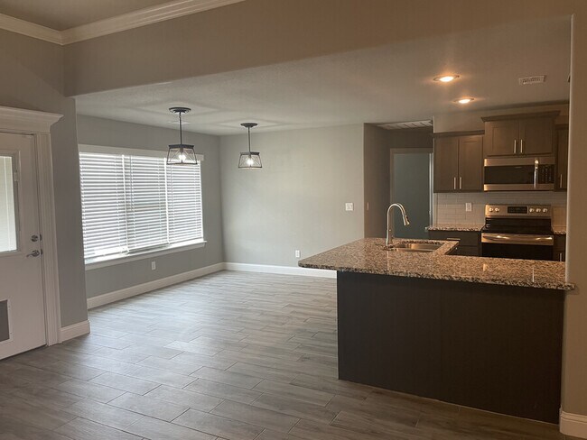 Photo - 1800 Sunrise Cir