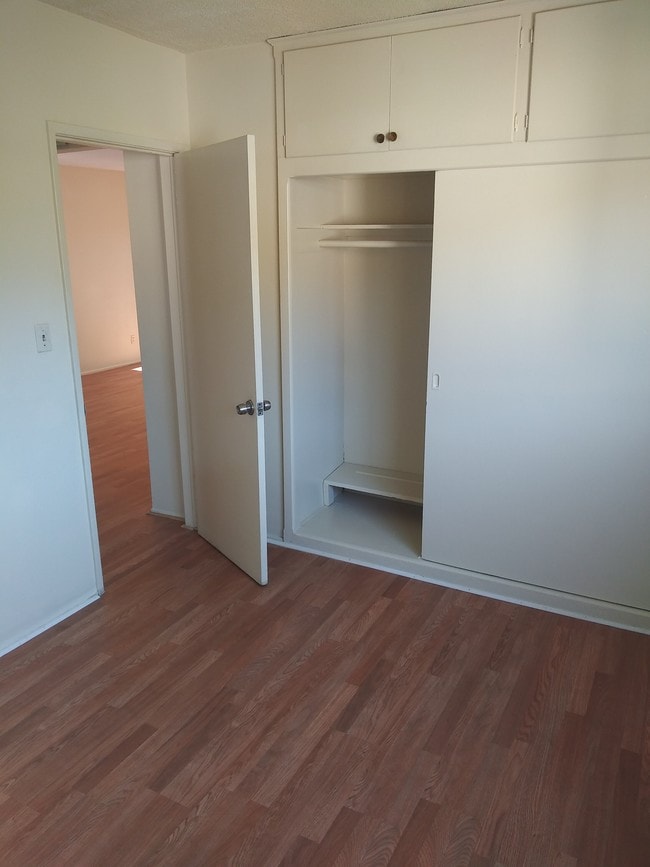 Building Photo - 13320 S Vermont Ave Unit ,