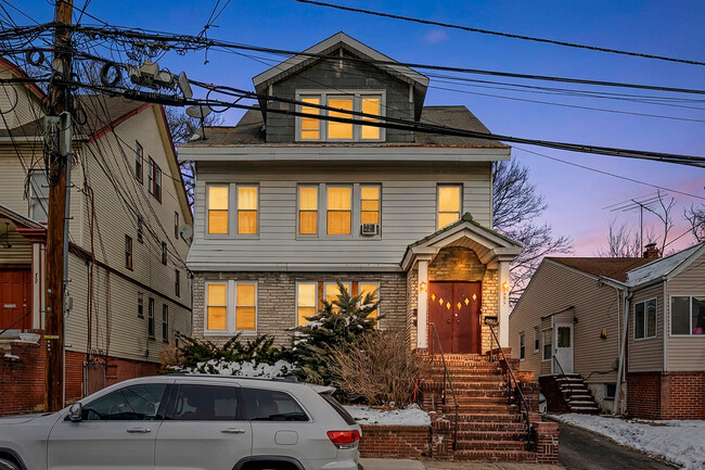 Photo - 295 Goldsmith Ave Unidad 3