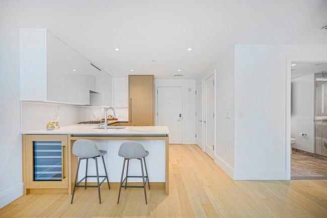Building Photo - 380 Harrison Ave Unit 1123