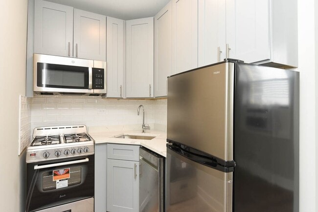 Photo - 510 W Belmont Ave Unit D7