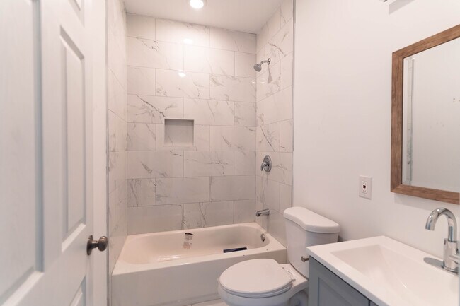 Photo - 848 N 41st St