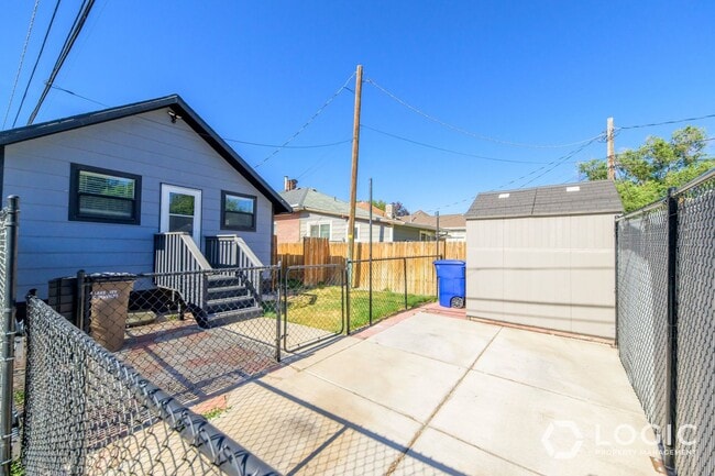 Photo - 935 W 200 N