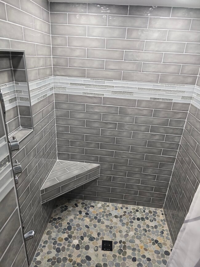 Shower - 2722 10th St