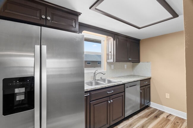 Photo - 252 Ulster Ln Unidad 252