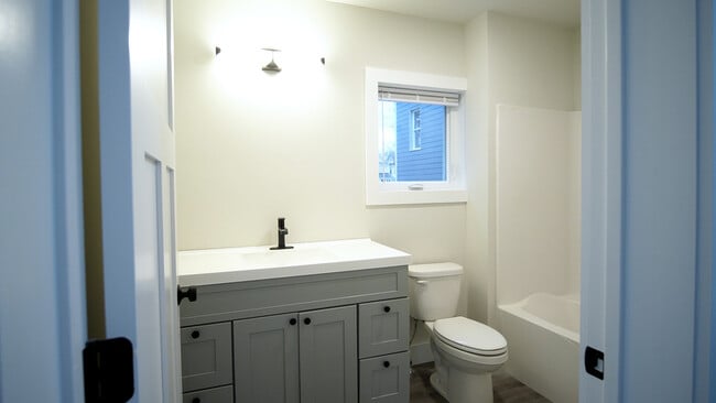 15 Hungerford Terrace Unit 8