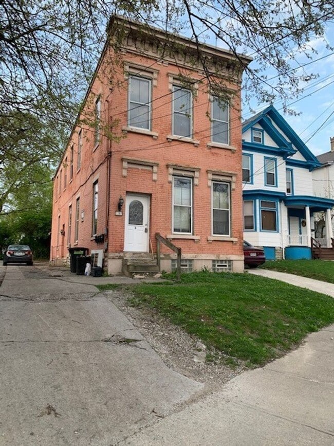 Building Photo - 3707 Glenway Ave Unit 2 Rental