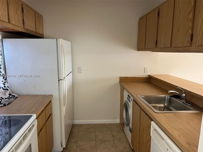 Photo - 8600 N Sherman Cir Unit 504