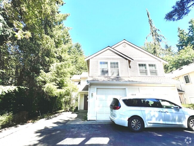Building Photo - 11210 Slater Ave NE Rental