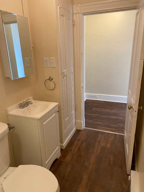 Photo - 428 W King St