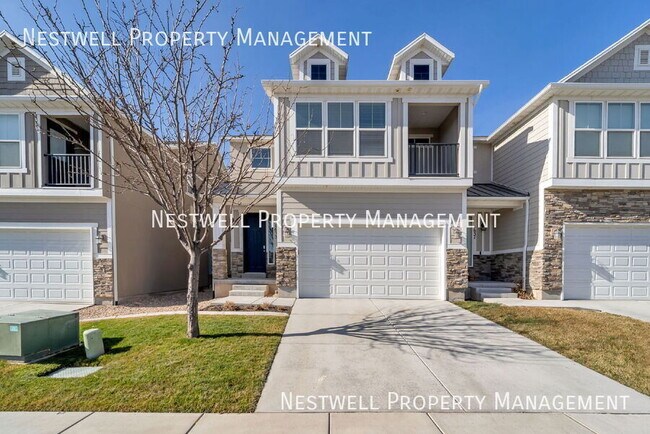 Photo - 1633 N Apache Rd