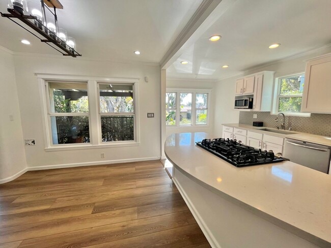 Photo - 5351 Packard St Unidad 5355