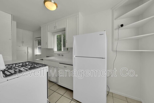 Photo - 2174 Bacon St