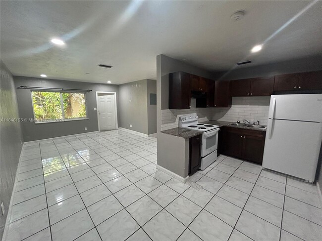 Building Photo - 5321 NW 21st Ct Unit A Rental