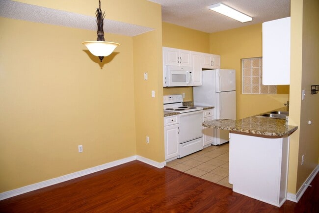 Photo - Updated 2nd floor unit at the Oaks! Unit 234