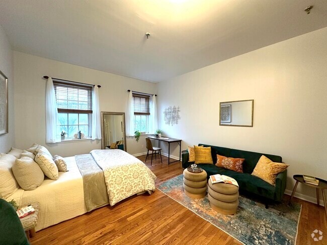 Building Photo - 227 Christopher Columbus Dr Unit 219B Rental
