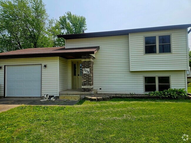Building Photo - 3034 Avenue E Rental