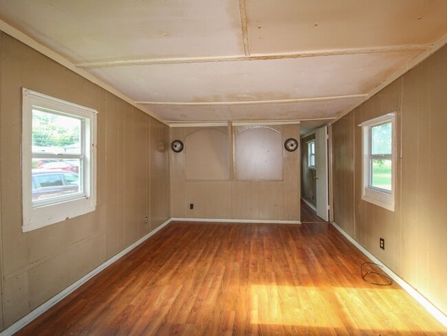 Photo - 10 Simpson Rd