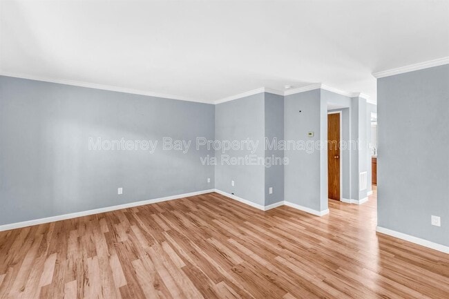 Photo - 3137 Seacrest Ave