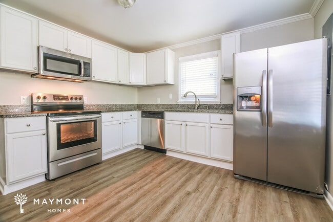 Photo - 2139 Charles St