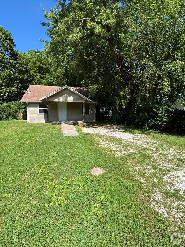 Building Photo - Cute 3 bedroom 1 bath home available now!