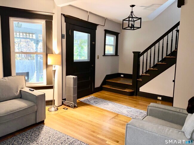 Building Photo - 1908 Stratfield Rd