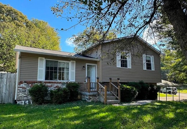 Building Photo - 6220 Robin Heights Dr NW