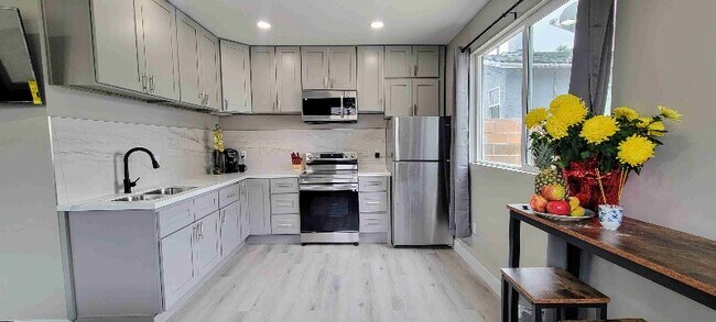 Photo - 4944 Bellflower Blvd