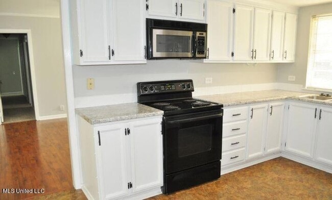 Photo - 31 Pebble Hill Dr