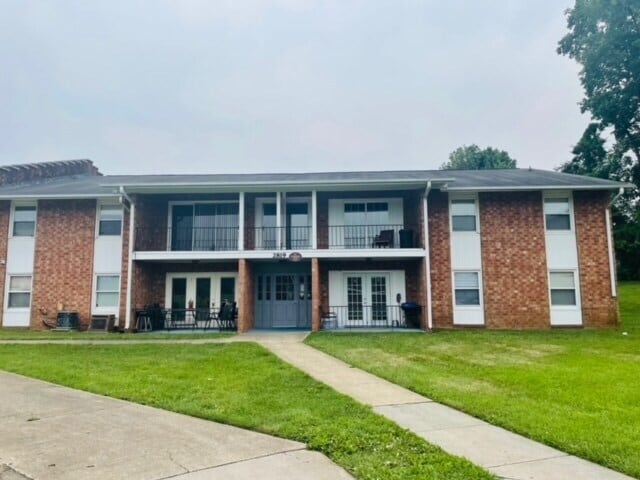 Photo - Woodbridge Condo Out 29