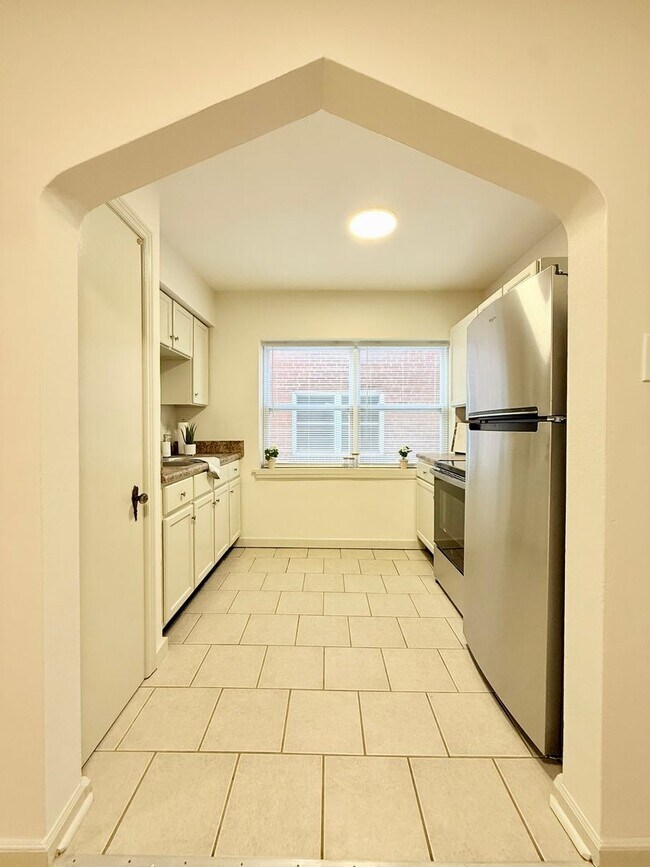 Photo - 5524 Chippewa St Unit 1W