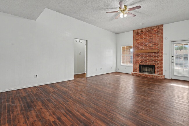 Photo - 1010 Hyden Ave