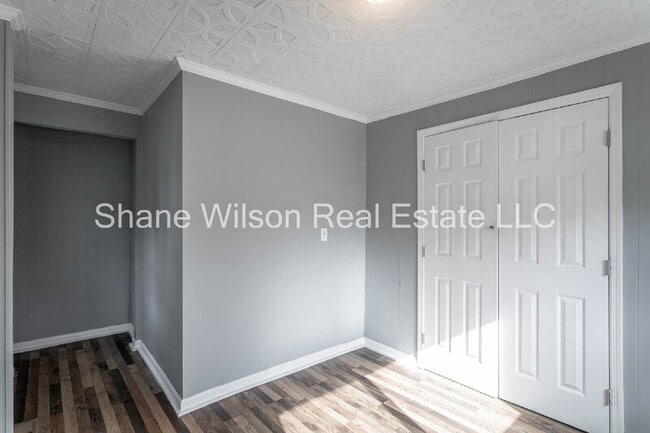 Photo - 5327 Lee Ave