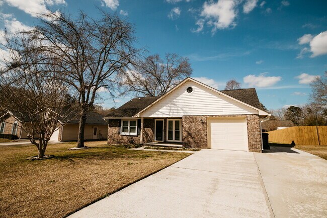 Photo - Move-In Ready! 3-Bed Home with Spacious Backyard