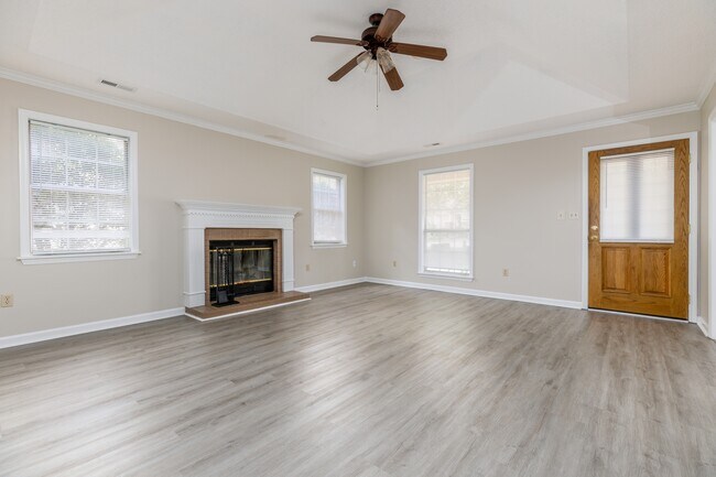 Photo - 104 Progress Ln