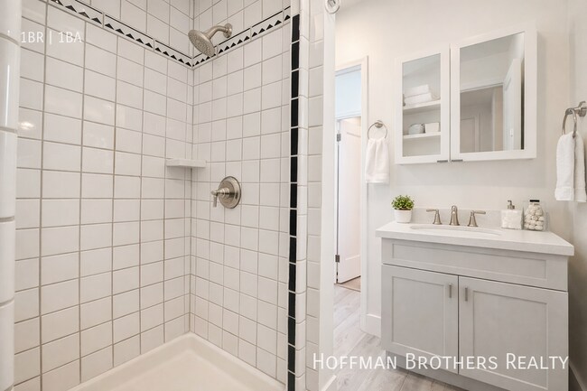 Photo - 6631 Fountain Ave