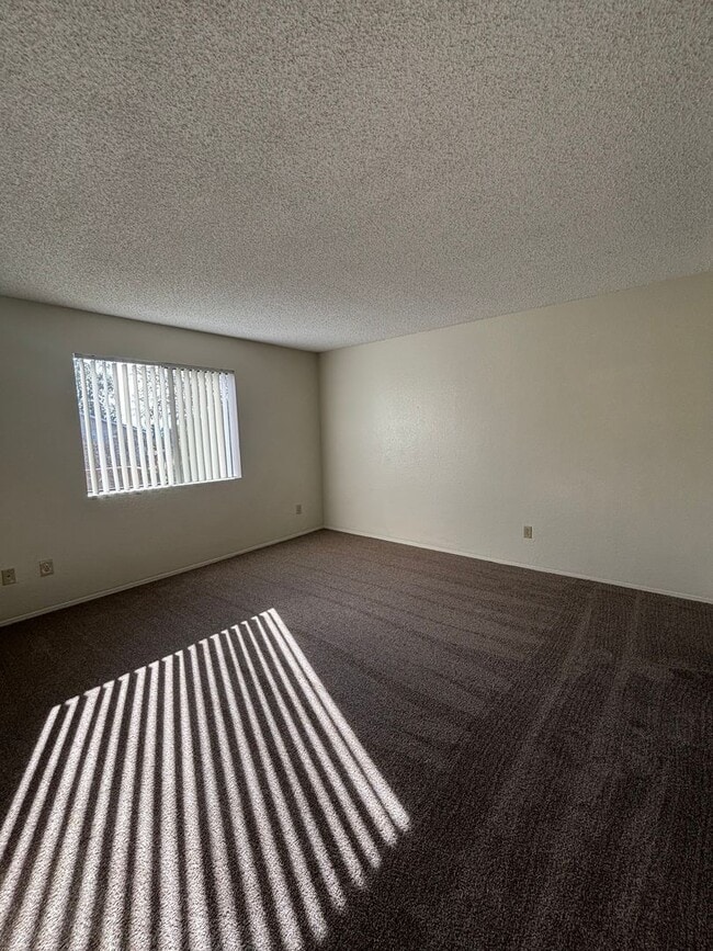 Fallbrook Hills Apartments