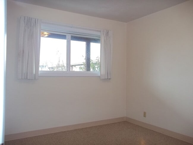 Photo - Fountain Court