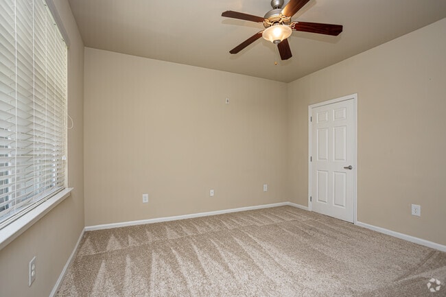 1BR, 1BA - 800SF - Palmetto Greens