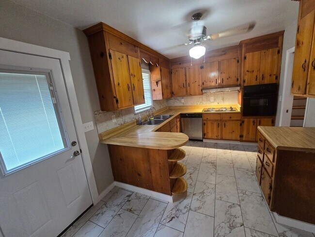 Photo - 602 Old Town Dr