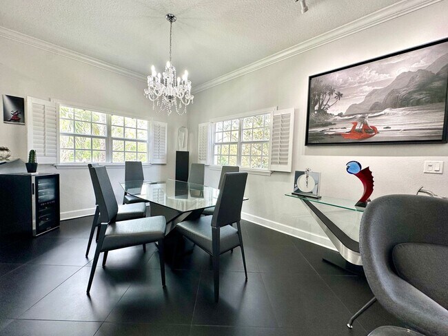 Photo - Bright, breezy & convenient: Your wew St. ...