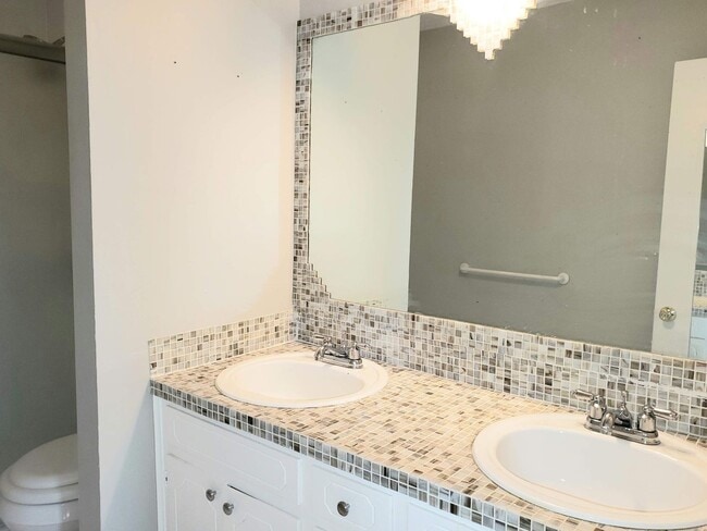 Photo - Vaughn Rd Convenient!