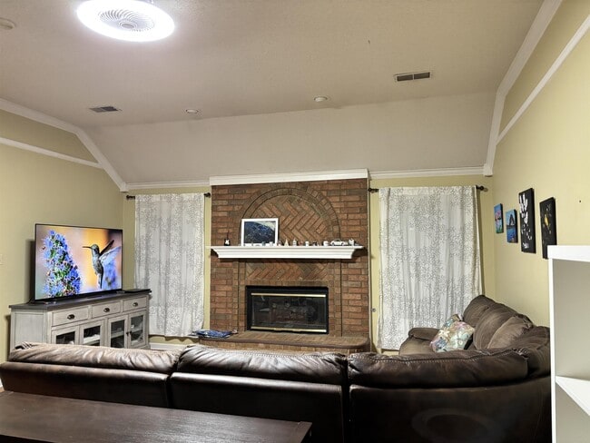 Photo - 1077 Sugar Ln